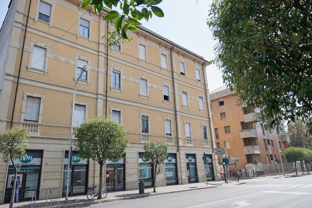 Casa Vacanze Sma93 Apartment Monza Exterior photo
